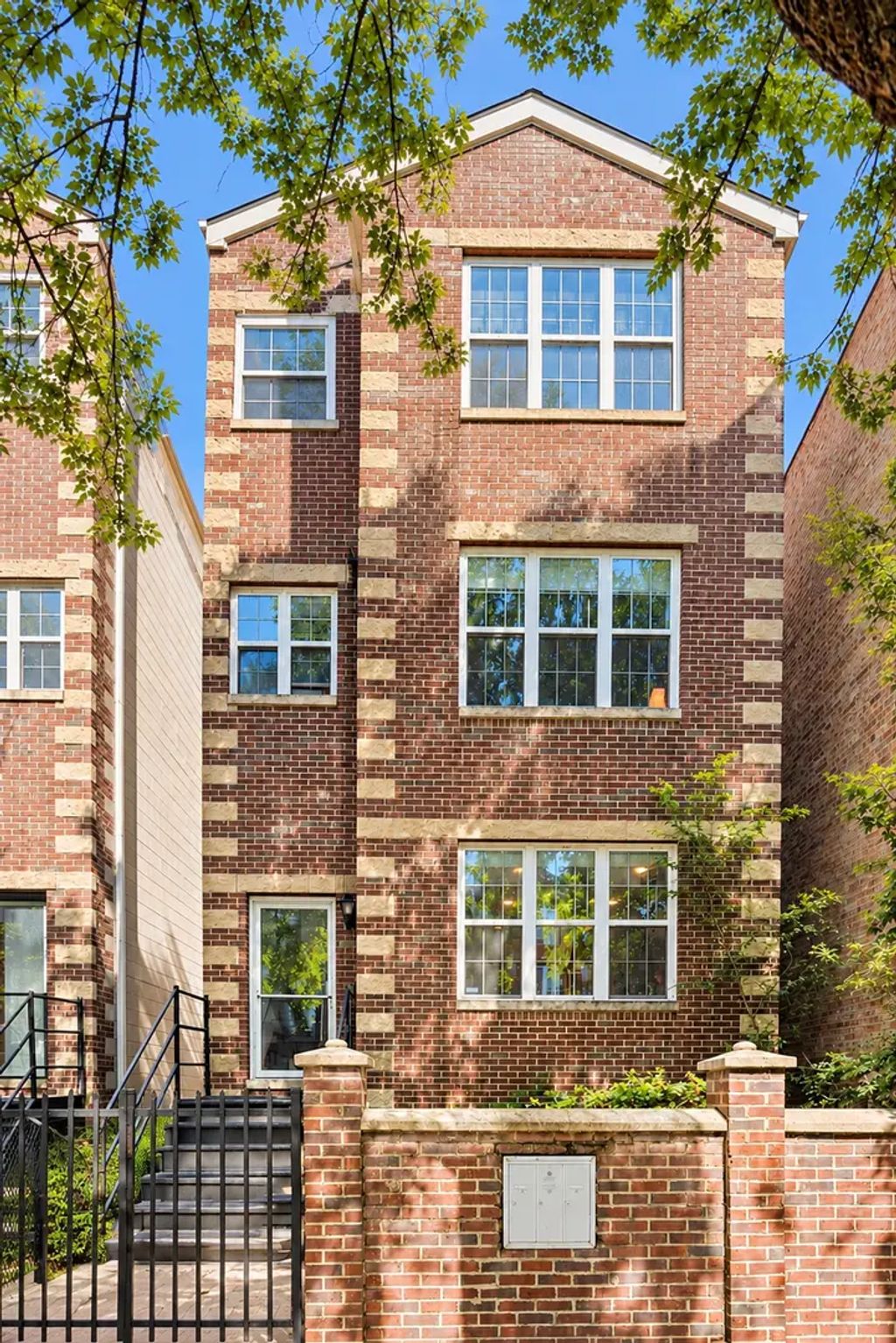 2710 W Haddon Avenue 3, Chicago