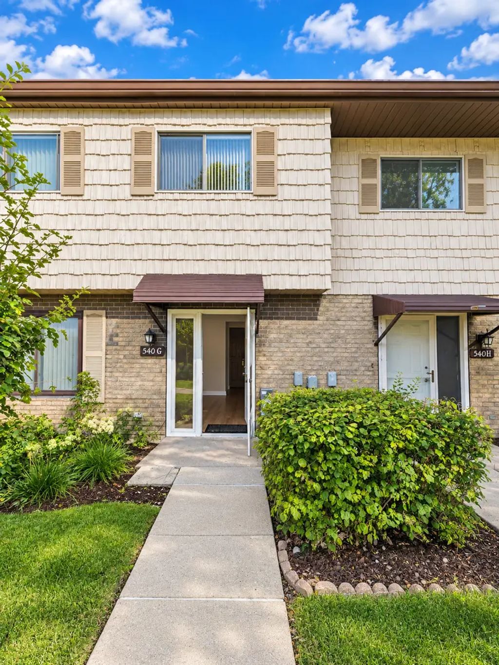 540 W Lodge Trail G, Wheeling