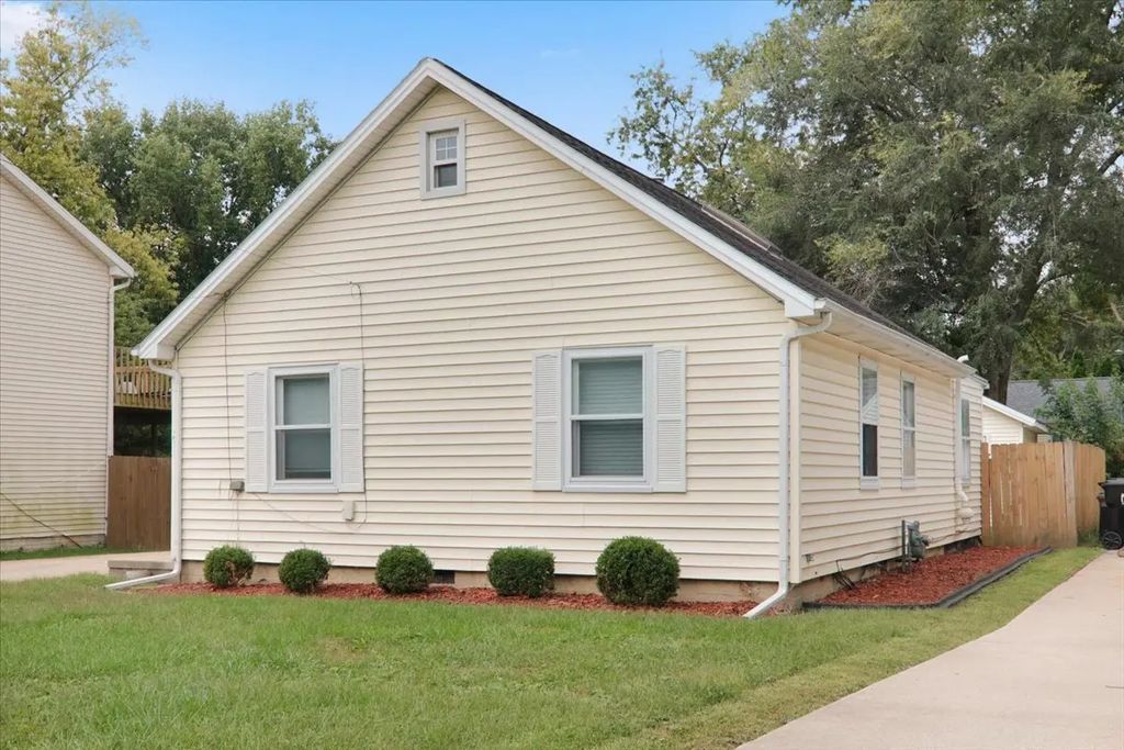 211 S Coolidge Street, Normal