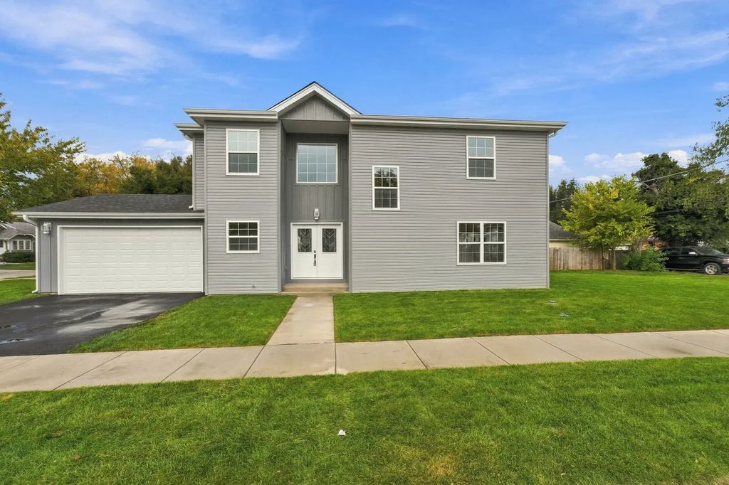 201 N Bierman Avenue, Villa Park