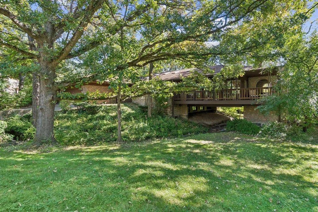 8607 W 93rd Place, Hickory Hills