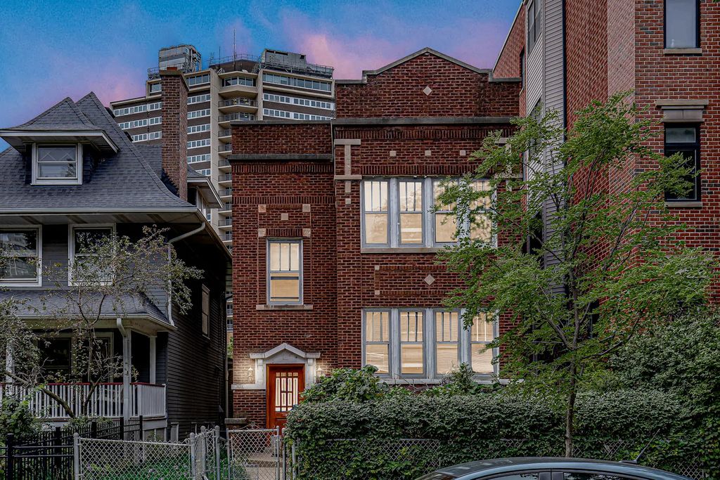 5814 N Winthrop Avenue 2, Chicago