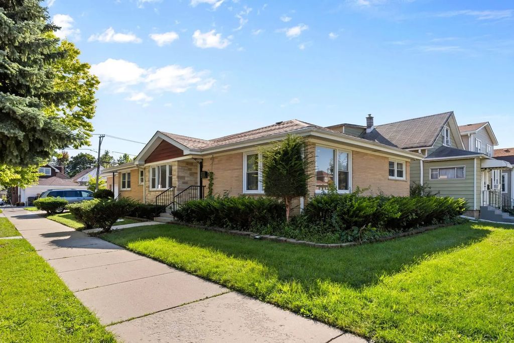 5701 W Henderson Street, Chicago