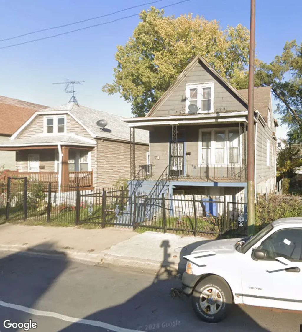 9749 S Avenue L, Chicago