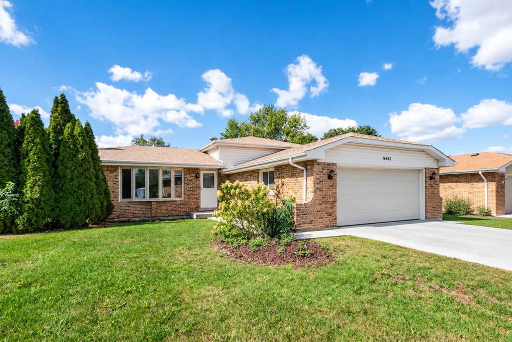 16632 Leslie Drive, Orland Hills