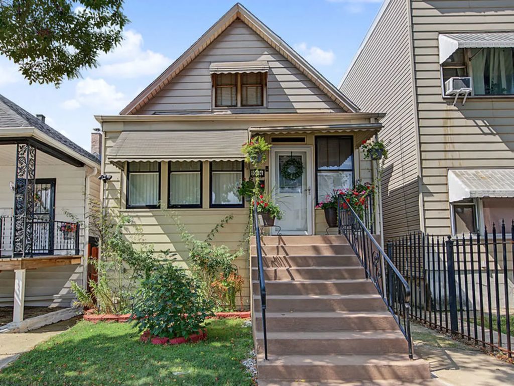 10414 S Ewing Avenue, Chicago