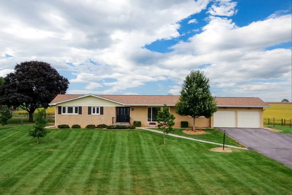 19790 E 1400 North Road, Bloomington