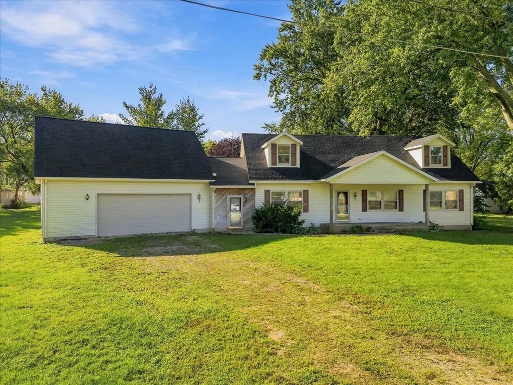 147 W Hubbard Street, Amboy