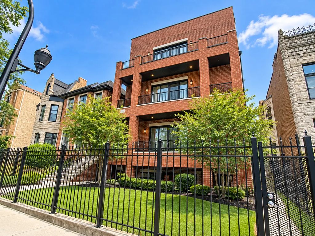 425 E 42nd Street 2, Chicago