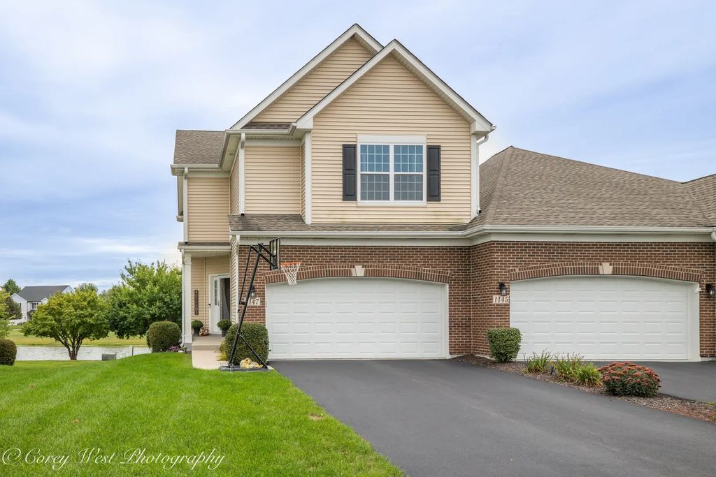 1147 Freedom Road, Elburn