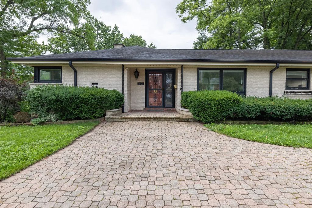 1501 W Talcott Road, Park Ridge