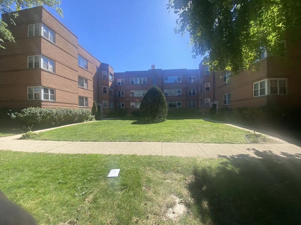 2637 W Fitch Avenue 1e, Chicago