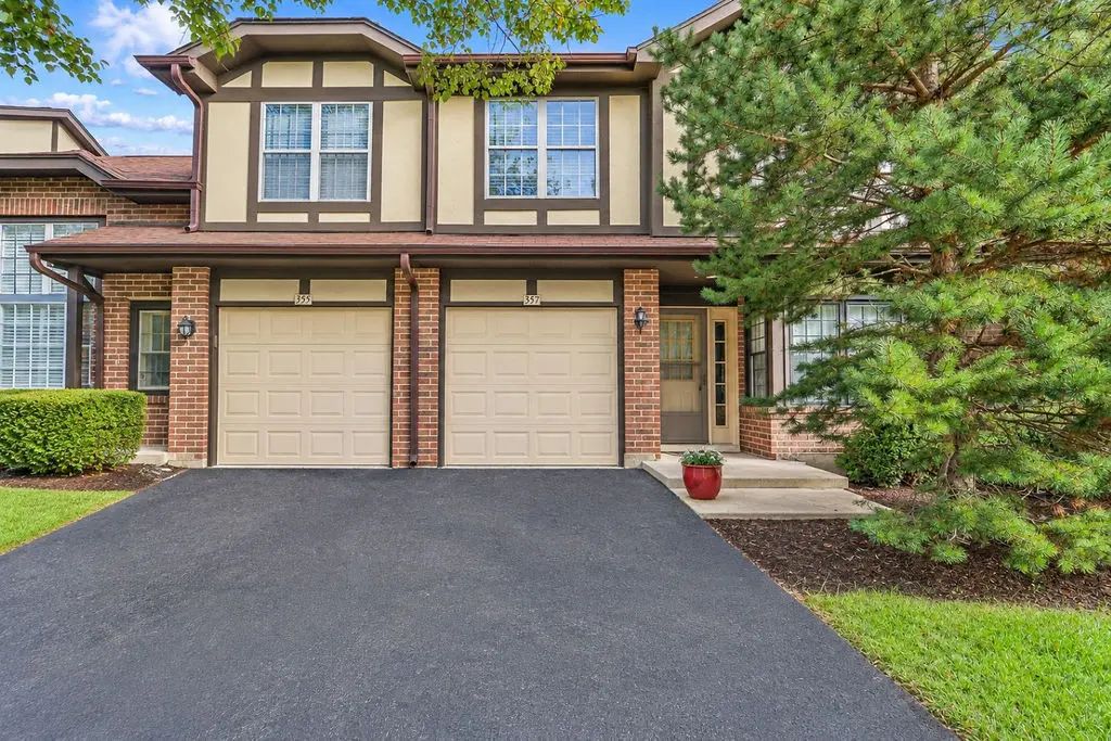 357 Arquilla Court, Bloomingdale