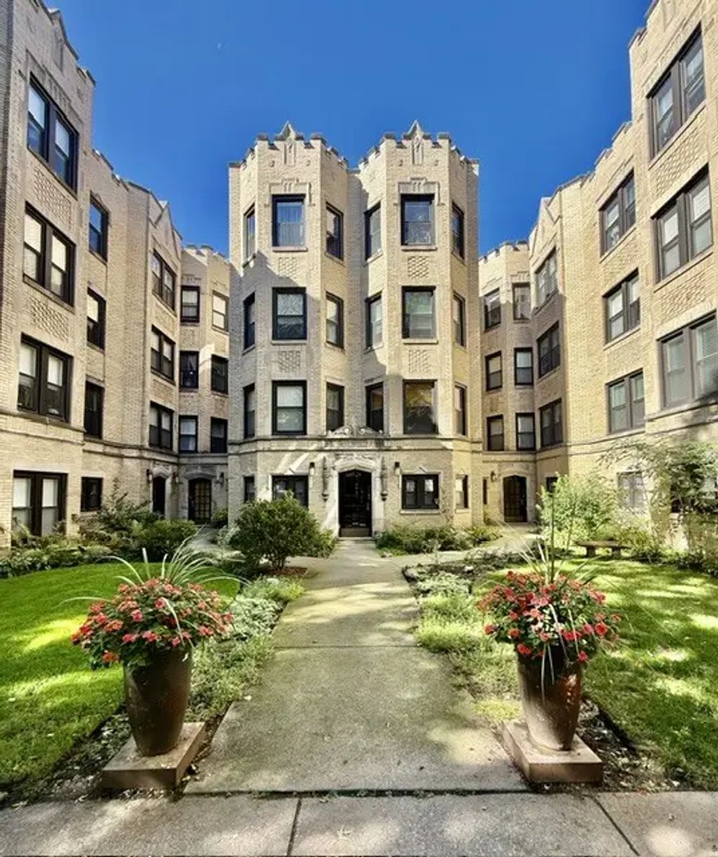 7074 N Wolcott Avenue 1, Chicago