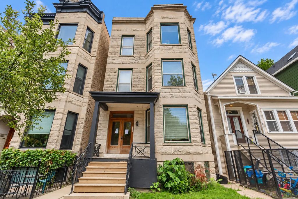 1032 W Roscoe Street 3, Chicago