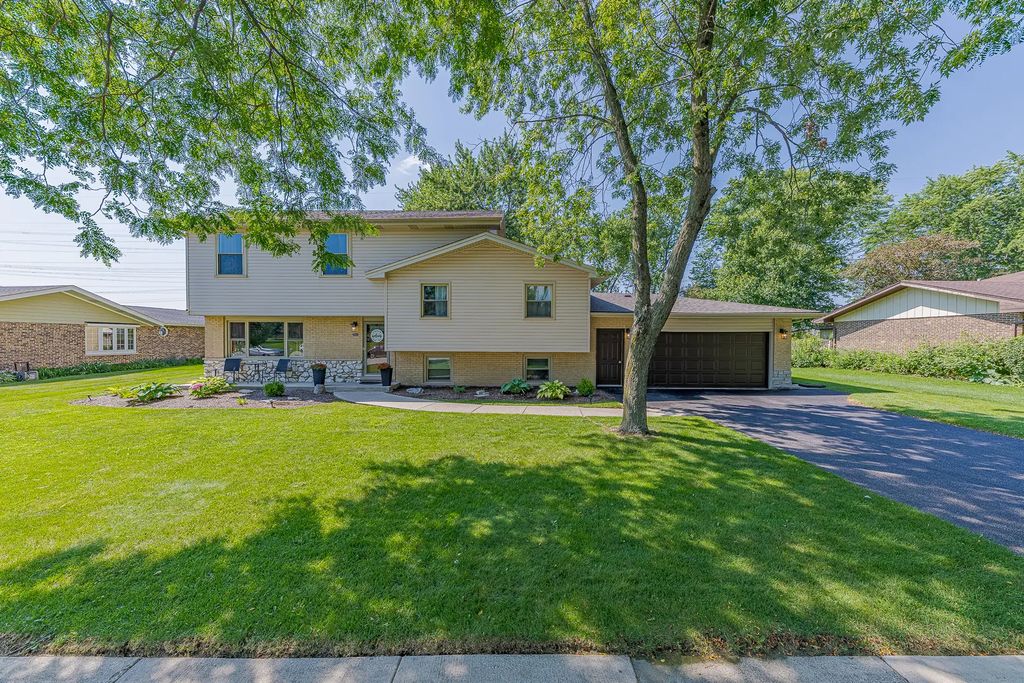 220 Pfaff Drive, Frankfort