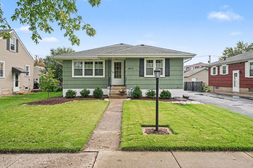 18525 Miller Drive, Lansing