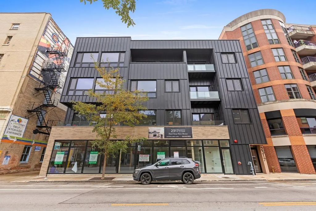 2317 N Clark Street 402, Chicago
