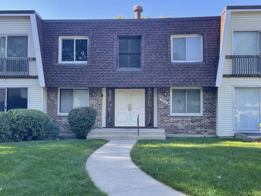 3018 Roberts Drive 3, Woodridge