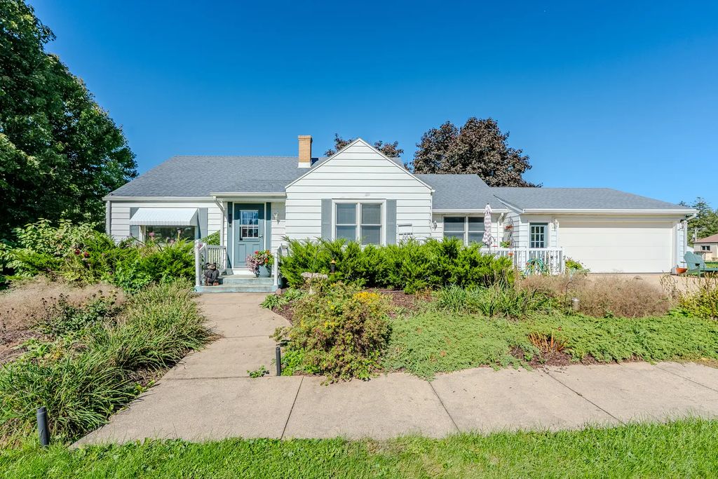 984 Fairview Street, German Valley