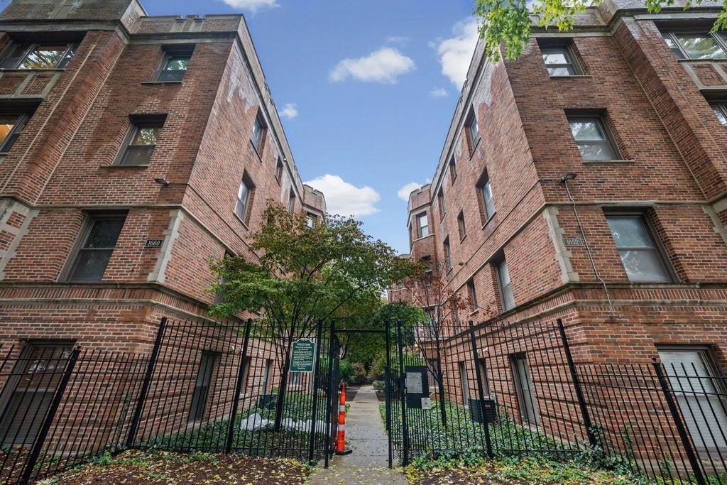 1654 W Farwell Avenue Gj, Chicago