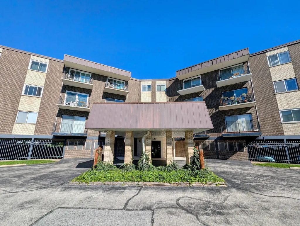 9820 S Pulaski Road 106, Oak Lawn