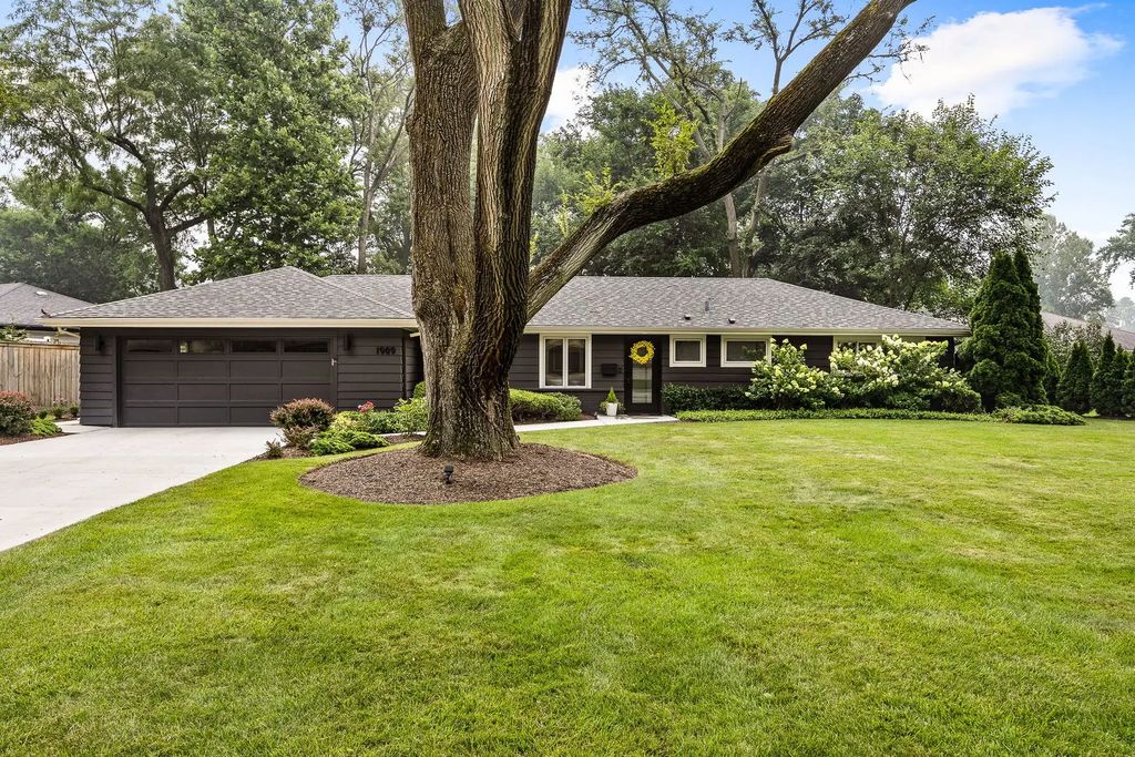 1909 Martingale Road, Wheaton