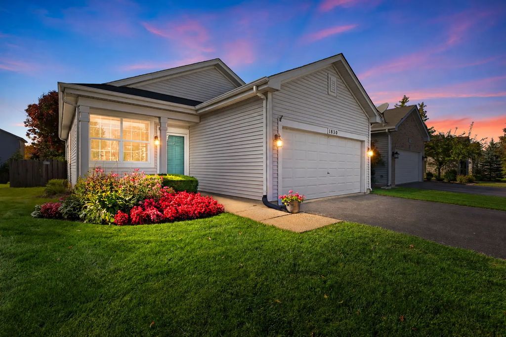 1830 S Fallbrook Drive 1830, Round Lake