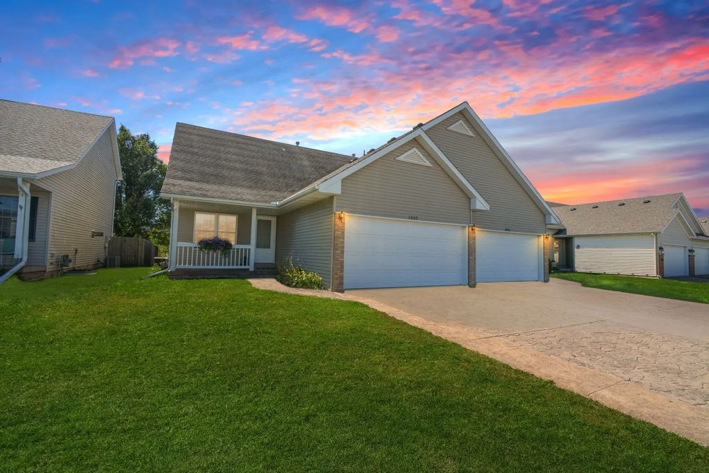 1809 Marina Drive, Normal