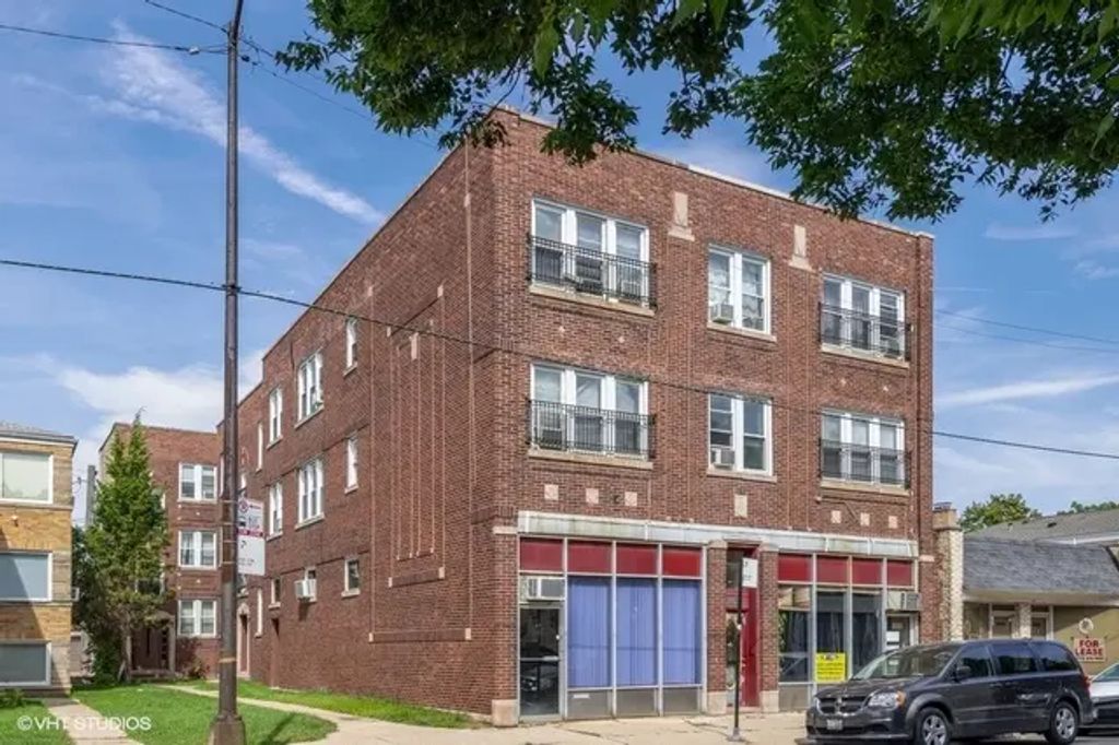 5852 W Higgins Avenue 1a, Chicago