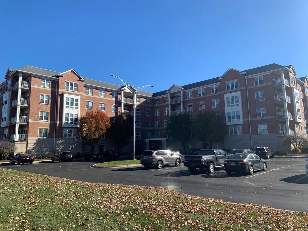 101 Pointe Drive 109, Northbrook, 60062