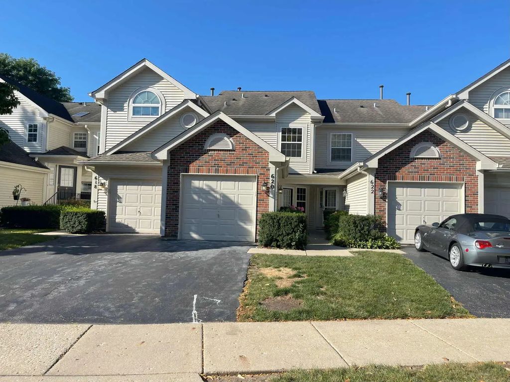 620 Cobblestone Court 620, Elgin