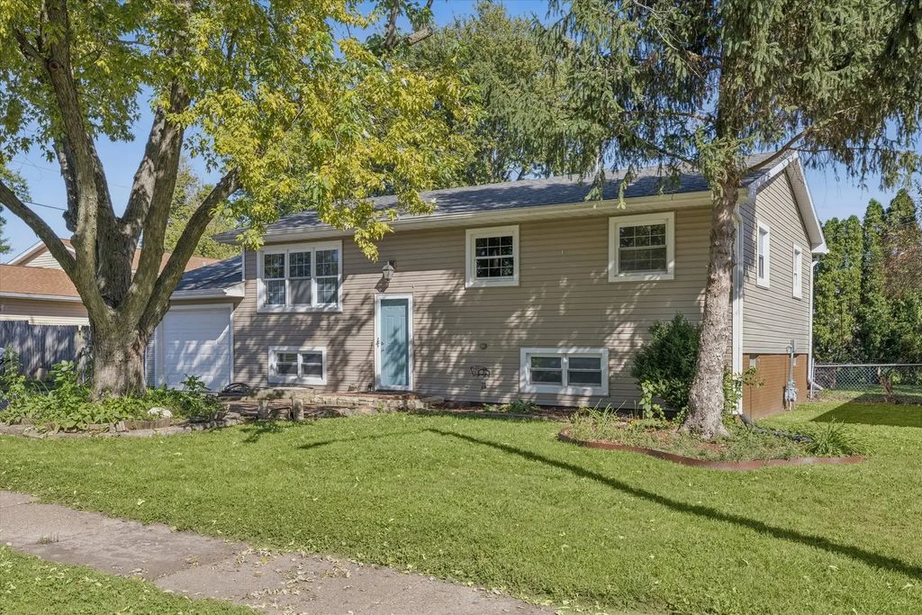 507 S 3rd Street, Eldridge