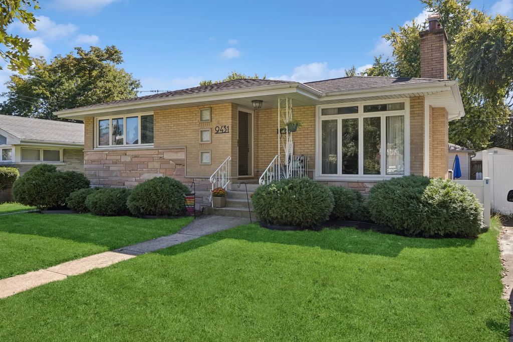9431 Congress Park Avenue, Brookfield