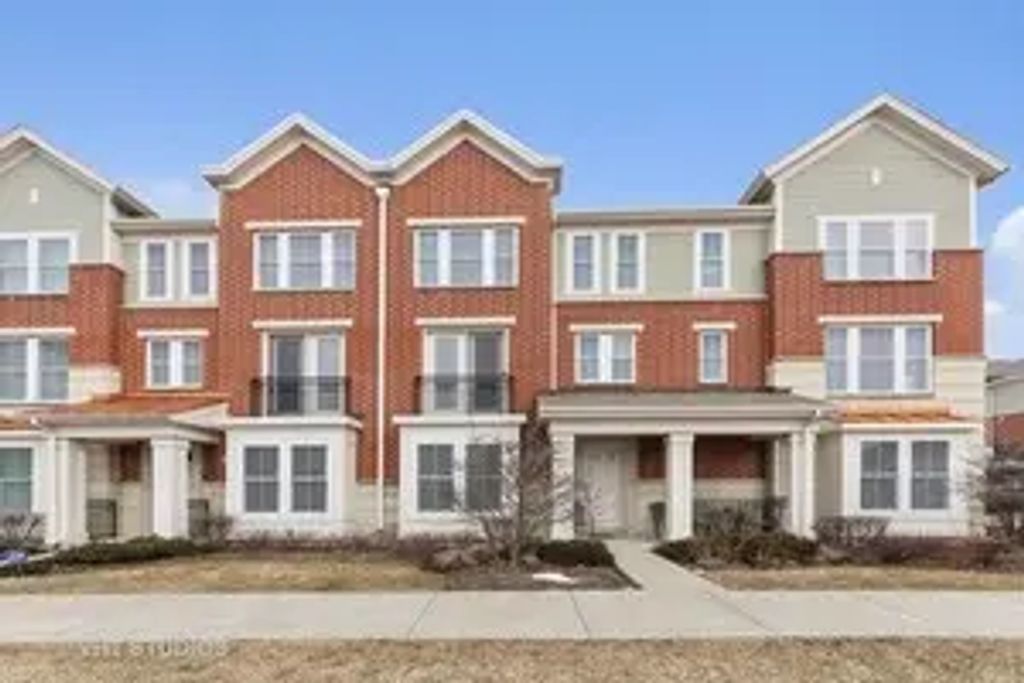 203 W Hyde Street, Arlington Heights