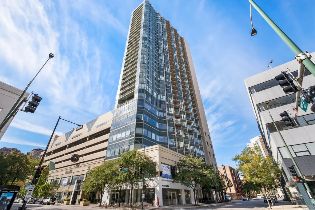 111 W Maple Street 1711, Chicago