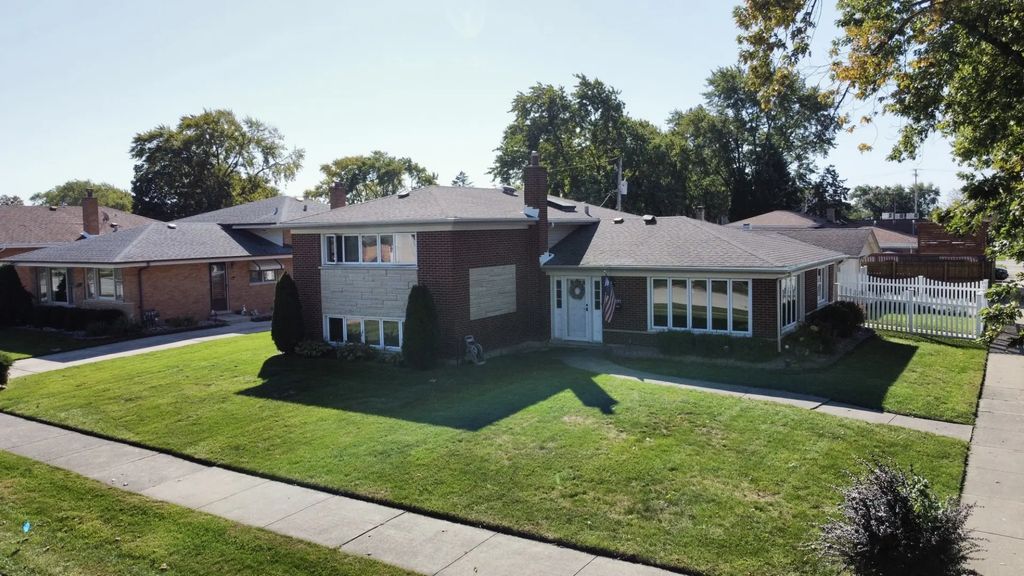 4537 W 102nd Street, Oak Lawn