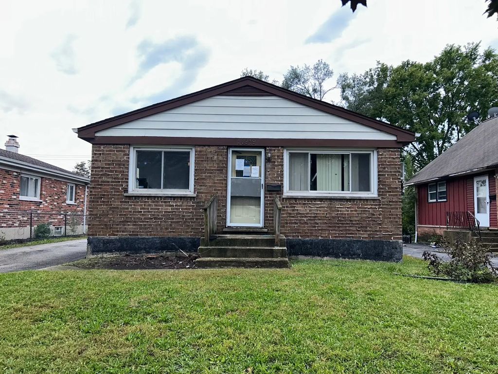 16919 Glen Oaks Drive, Country Club Hills