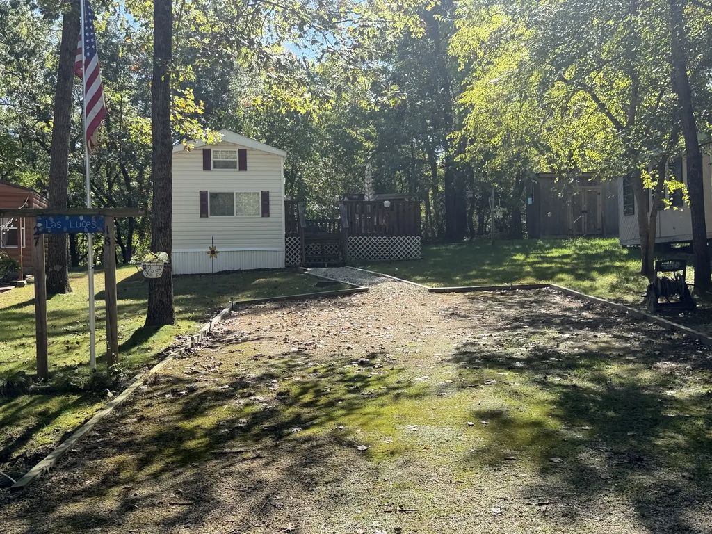 27-18 Woodhaven Lakes, Sublette