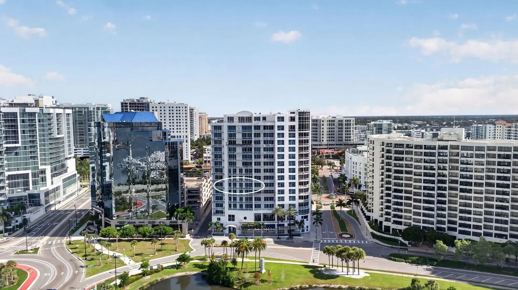 1233 N Gulfstream Avenue 401, Sarasota