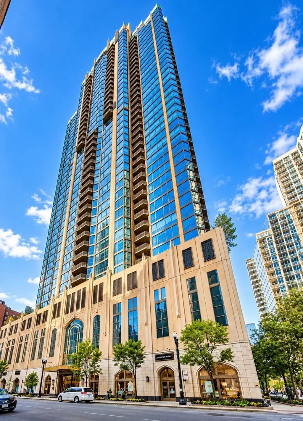 21 E Huron Street 1802, Chicago, 60611