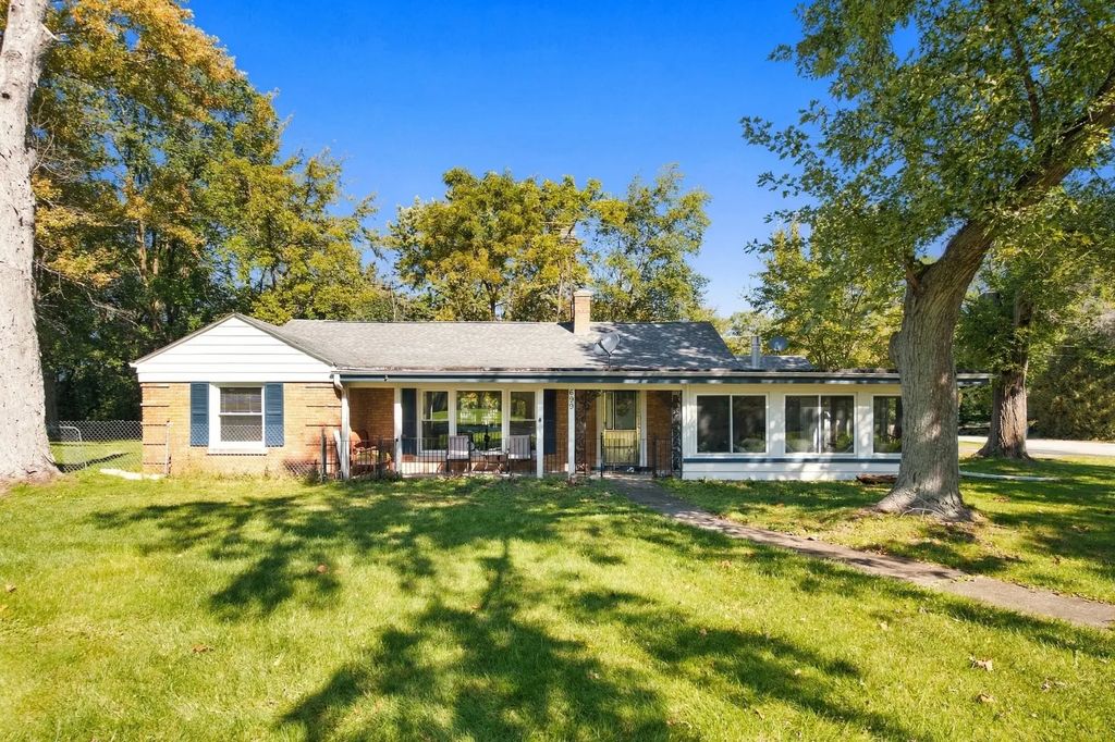 699 Saint Andrews Drive, Crete