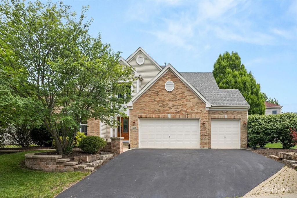 1608 Trails End Lane, Bolingbrook