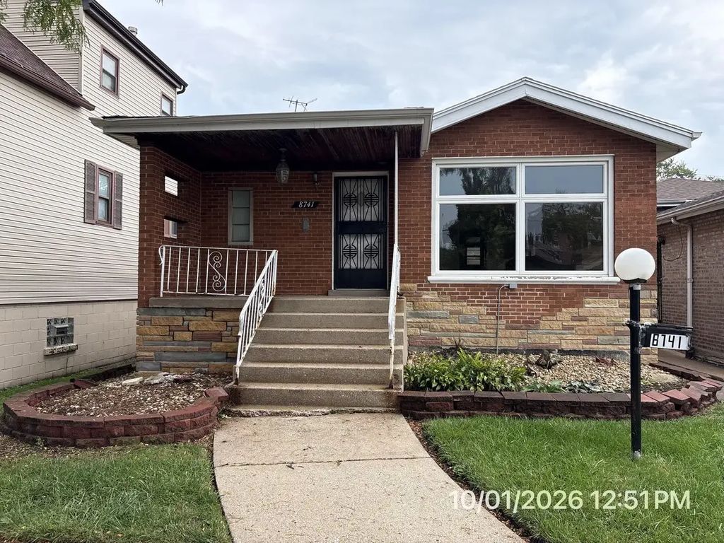 8741 S Luella Avenue, Chicago