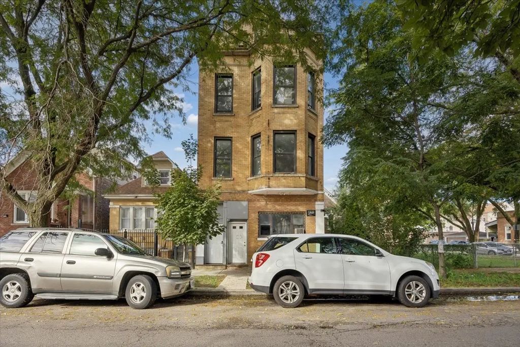 2706 S Saint Louis Avenue, Chicago