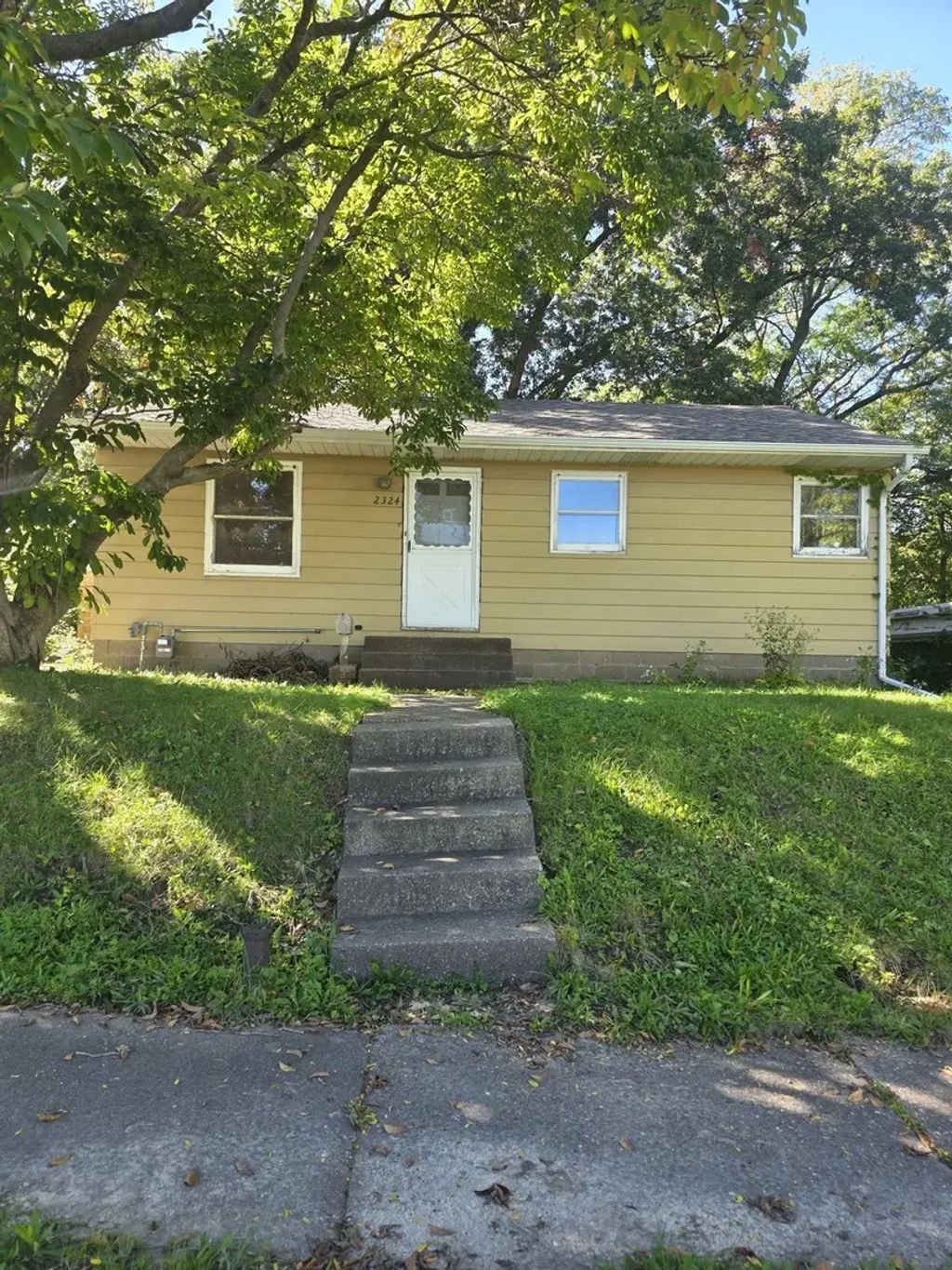2324 N Sturdevant Street, Davenport
