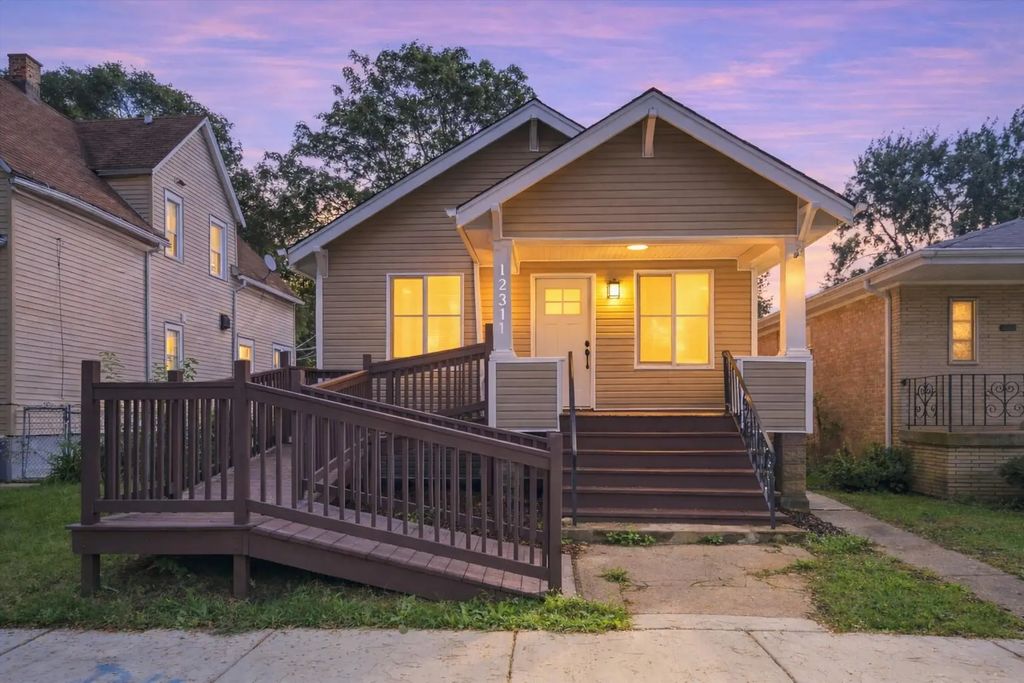 12231 S Lowe Avenue, Chicago