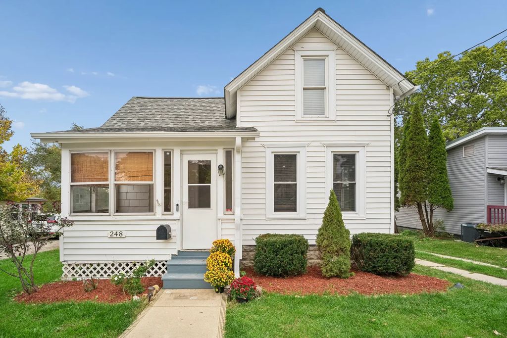 248 S Water Street, Batavia