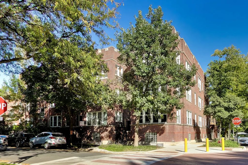 5853 N Glenwood Avenue 2s, Chicago