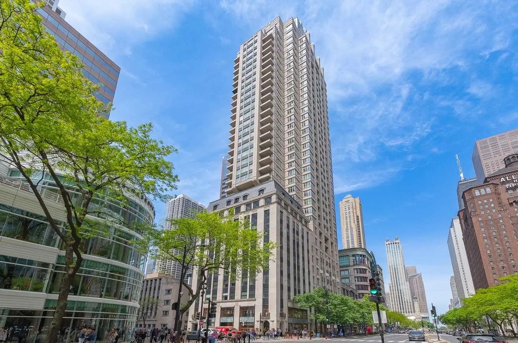118 E Erie Street 15a, Chicago